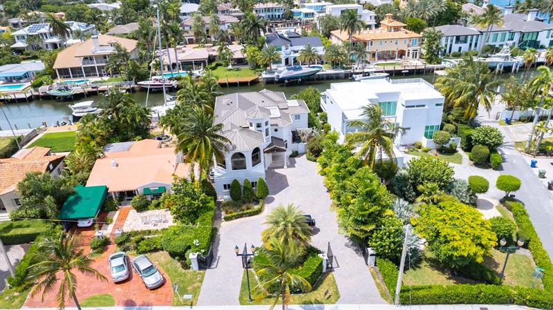 Image 3 of 36 For 2615 Las Olas Blvd