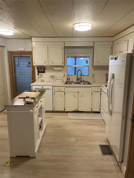 Image 9 of 17 For 2196 83rd Ave