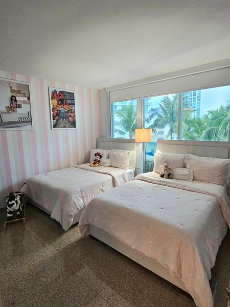 Image 14 of 46 For 16500 Collins Ave  356