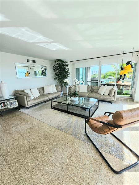 Image 23 of 46 For 16500 Collins Ave  356