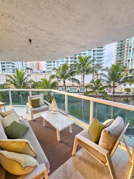 Image 33 of 46 For 16500 Collins Ave  356