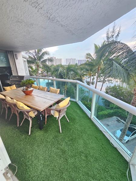 Image 36 of 46 For 16500 Collins Ave  356