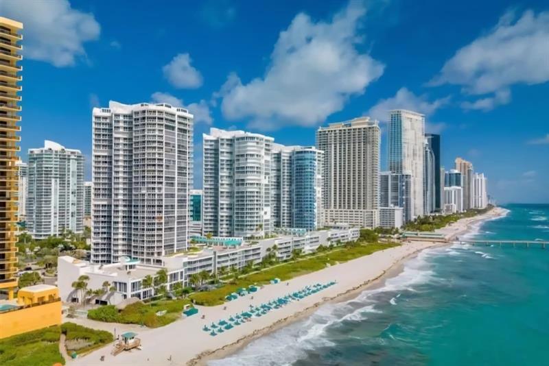 Image 38 of 46 For 16500 Collins Ave  356