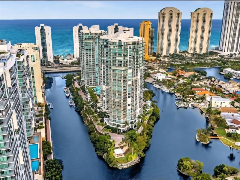 Image 39 of 46 For 16500 Collins Ave  356
