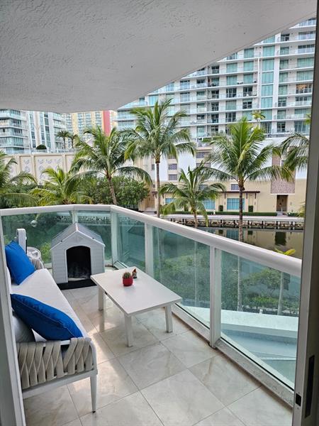 Image 8 of 46 For 16500 Collins Ave  356
