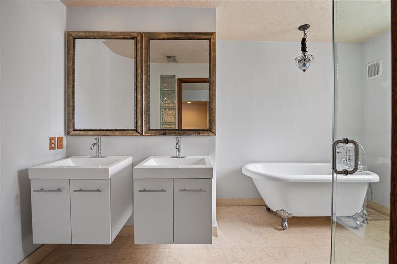 Image 13 of 36 For 2530 Okeechobee Ln