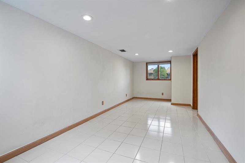 Image 17 of 36 For 2530 Okeechobee Ln