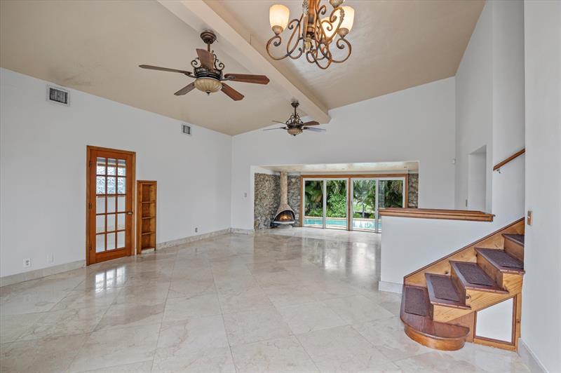 Image 4 of 36 For 2530 Okeechobee Ln