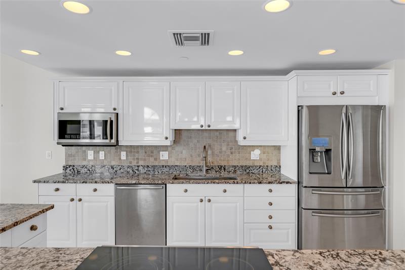 Image 10 of 39 For 301 Birch Rd  8n