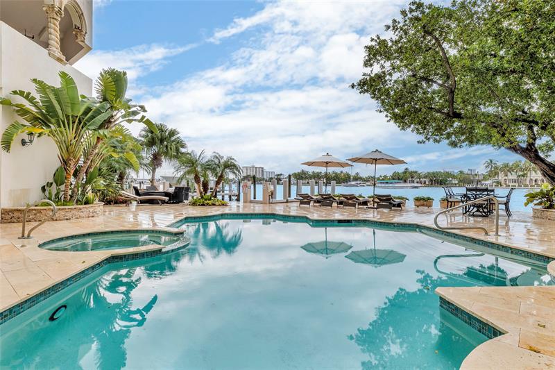 Image 27 of 39 For 301 Birch Rd  8n