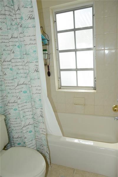 Image 11 of 35 For 6499 Bay Club Dr  2