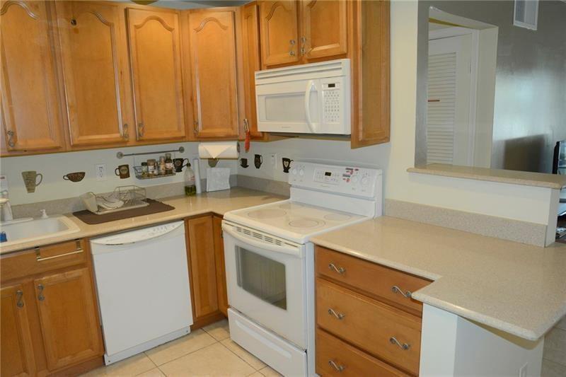 Image 13 of 35 For 6499 Bay Club Dr  2