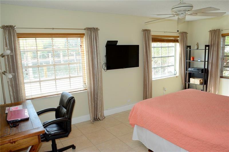 Image 14 of 35 For 6499 Bay Club Dr  2