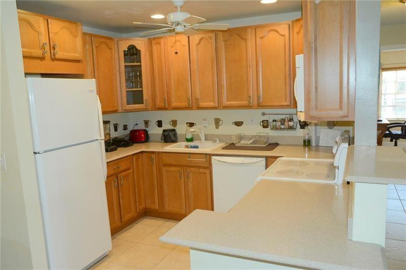 Image 5 of 35 For 6499 Bay Club Dr  2