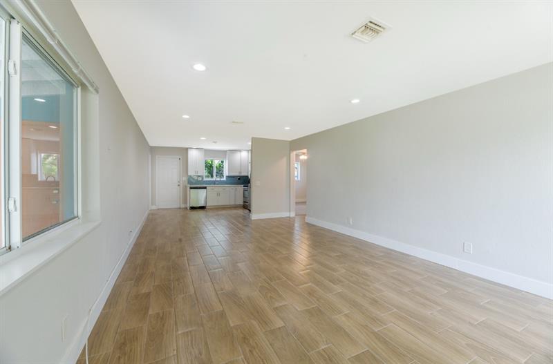 Image 10 of 35 For 361 43rd Ct  