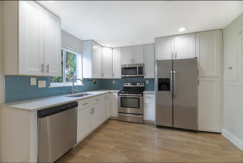 Image 11 of 35 For 361 43rd Ct  
