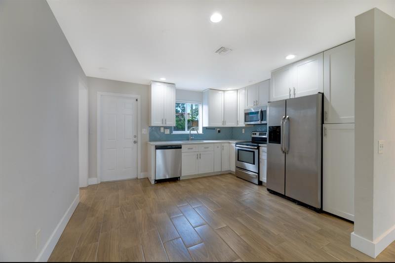 Image 12 of 35 For 361 43rd Ct  