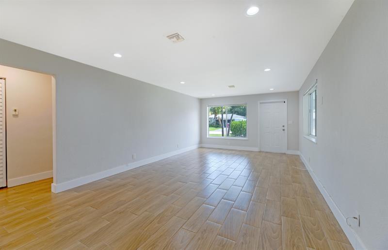 Image 13 of 35 For 361 43rd Ct  