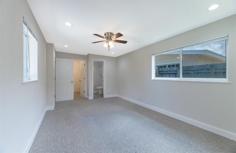Image 18 of 35 For 361 43rd Ct  
