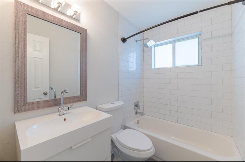 Image 20 of 35 For 361 43rd Ct  