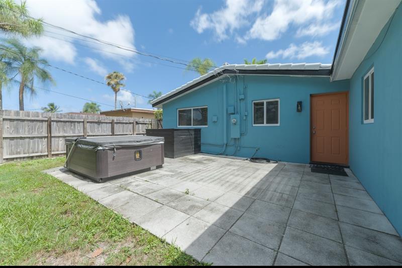 Image 27 of 35 For 361 43rd Ct  