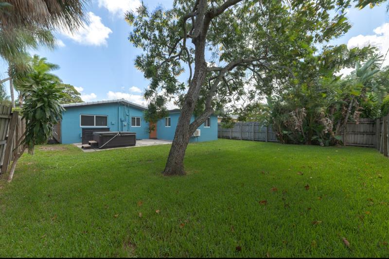 Image 29 of 35 For 361 43rd Ct  