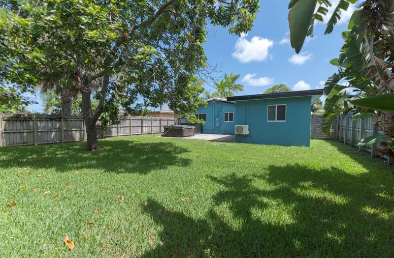 Image 3 of 35 For 361 43rd Ct  