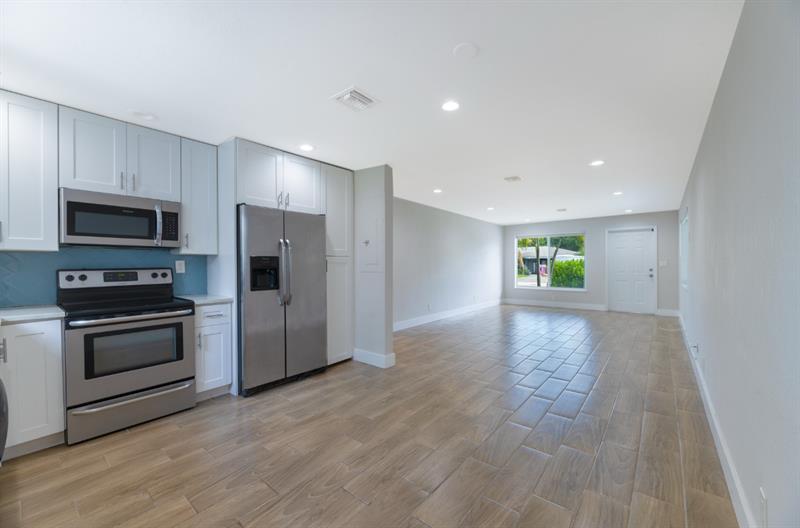 Image 5 of 35 For 361 43rd Ct  
