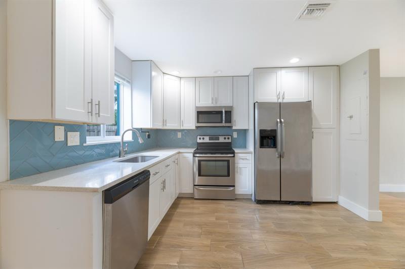 Image 6 of 35 For 361 43rd Ct  