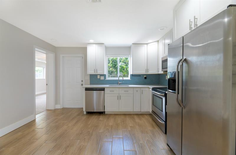 Image 8 of 35 For 361 43rd Ct  