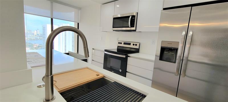 Details for 19355 Turnberry Way  23f, Miami, FL 33180