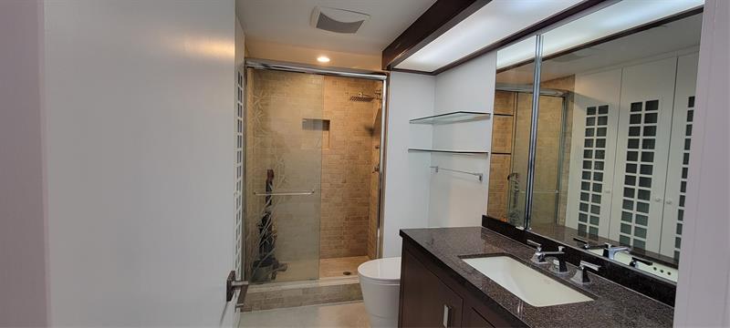 Image 21 of 28 For 19355 Turnberry Way  23f