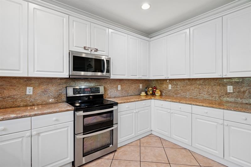 Image 14 of 42 For 1201 Skylark Dr
