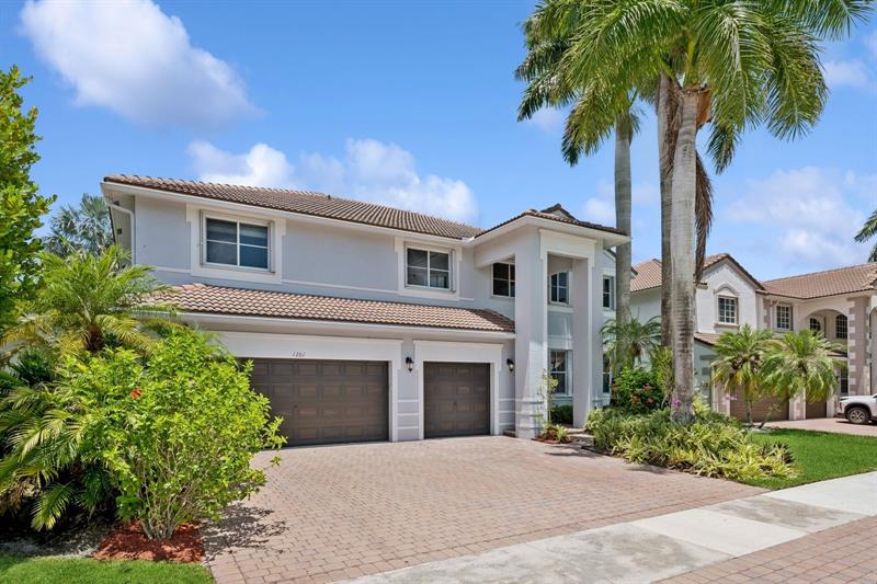 Image 3 of 42 For 1201 Skylark Dr