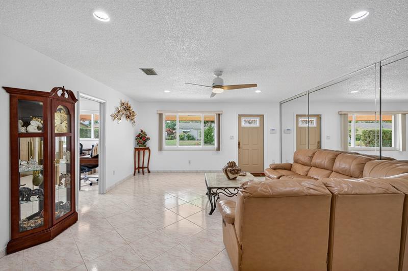 Image 10 of 59 For 6871 Liberty St
