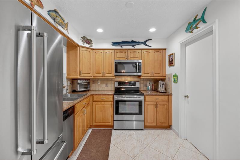 Image 17 of 59 For 6871 Liberty St