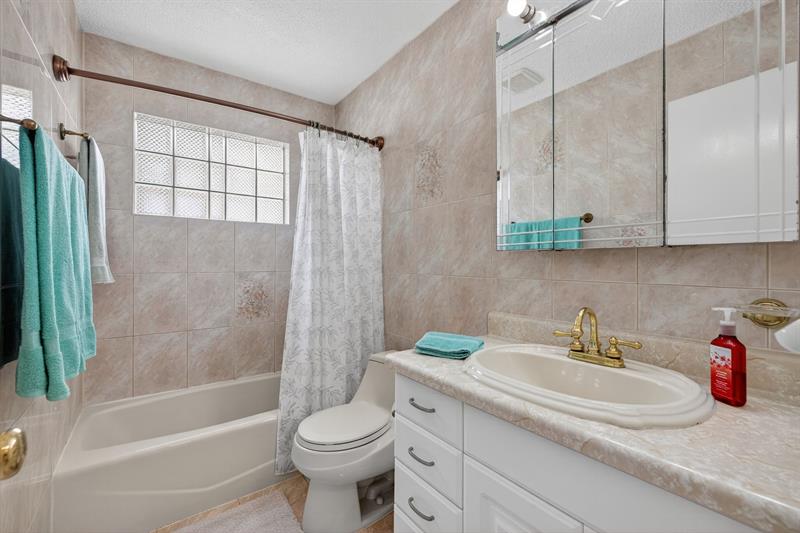 Image 34 of 59 For 6871 Liberty St