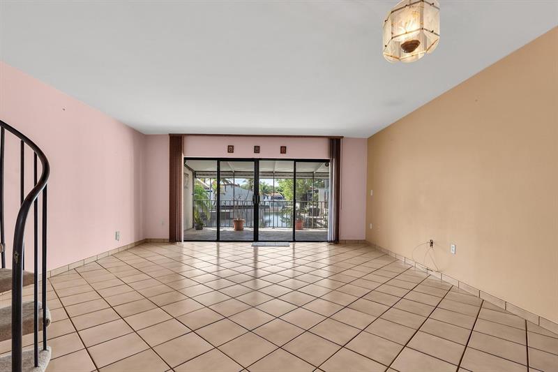 Image 10 of 46 For 7026 Loch Isle Dr