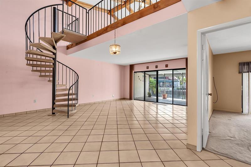 Image 11 of 46 For 7026 Loch Isle Dr