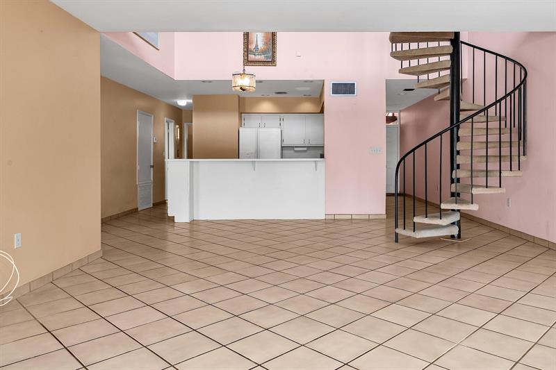 Image 16 of 46 For 7026 Loch Isle Dr