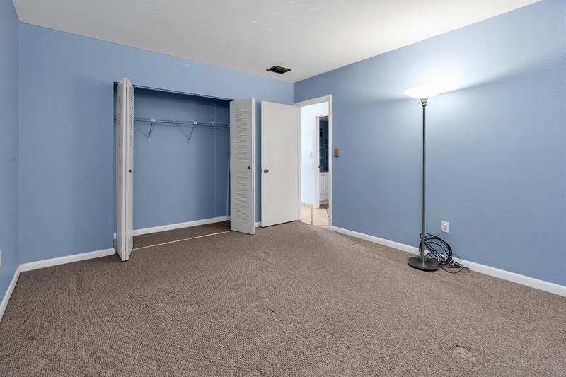 Image 31 of 46 For 7026 Loch Isle Dr