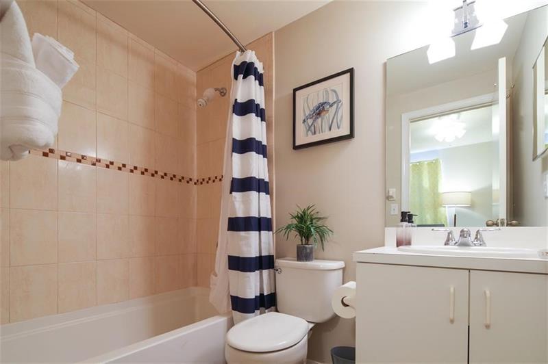 Image 10 of 21 For 16749 Hemingway Dr  16749