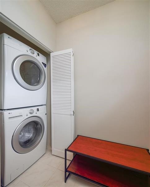 Image 16 of 21 For 16749 Hemingway Dr  16749