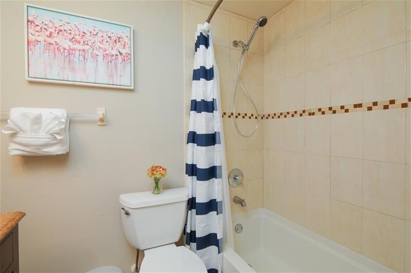 Image 20 of 21 For 16749 Hemingway Dr  16749