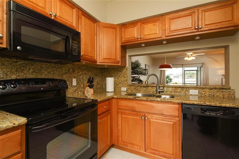 Image 5 of 21 For 16749 Hemingway Dr  16749