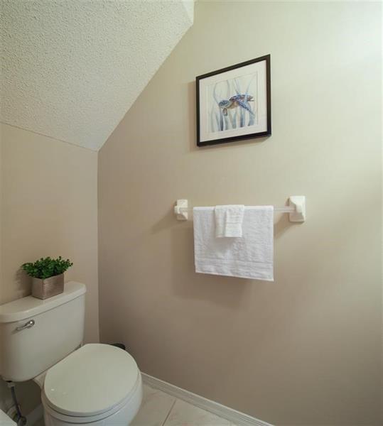 Image 8 of 21 For 16749 Hemingway Dr  16749