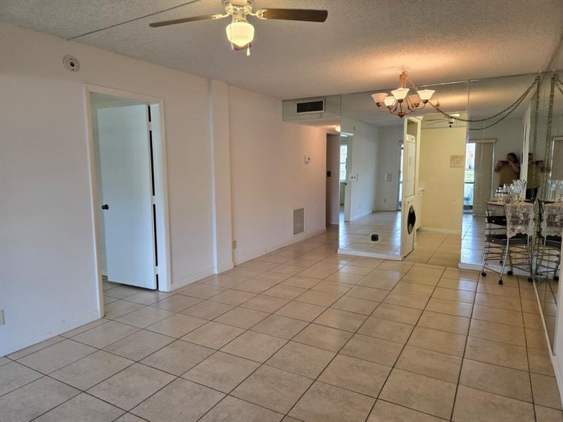 Image 13 of 36 For 4149 90th Ave  103