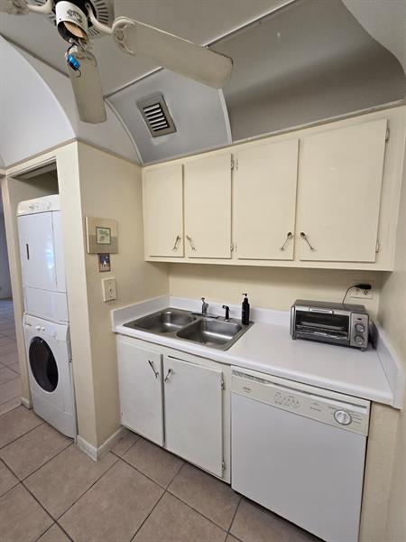 Image 15 of 36 For 4149 90th Ave  103
