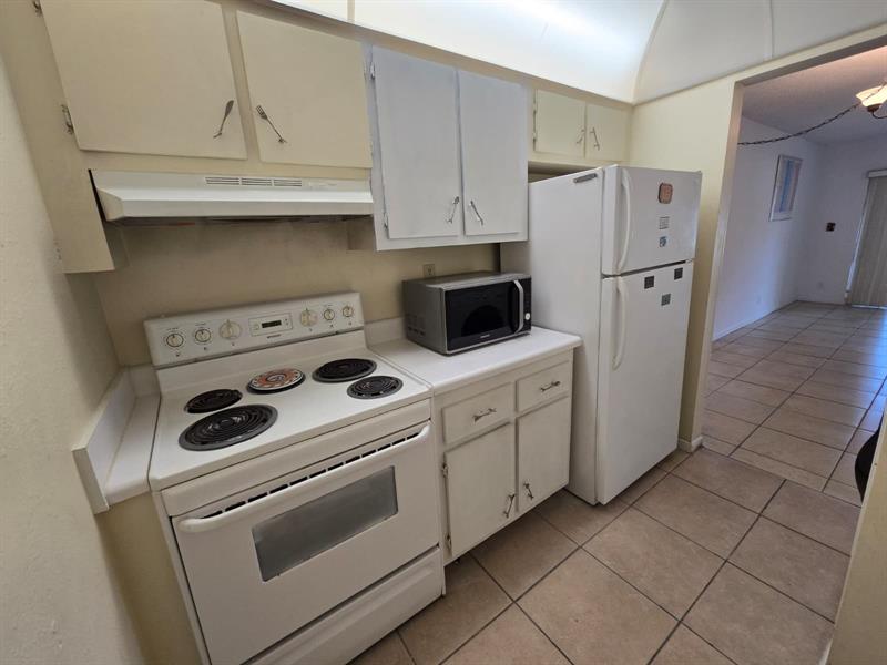 Image 16 of 36 For 4149 90th Ave  103
