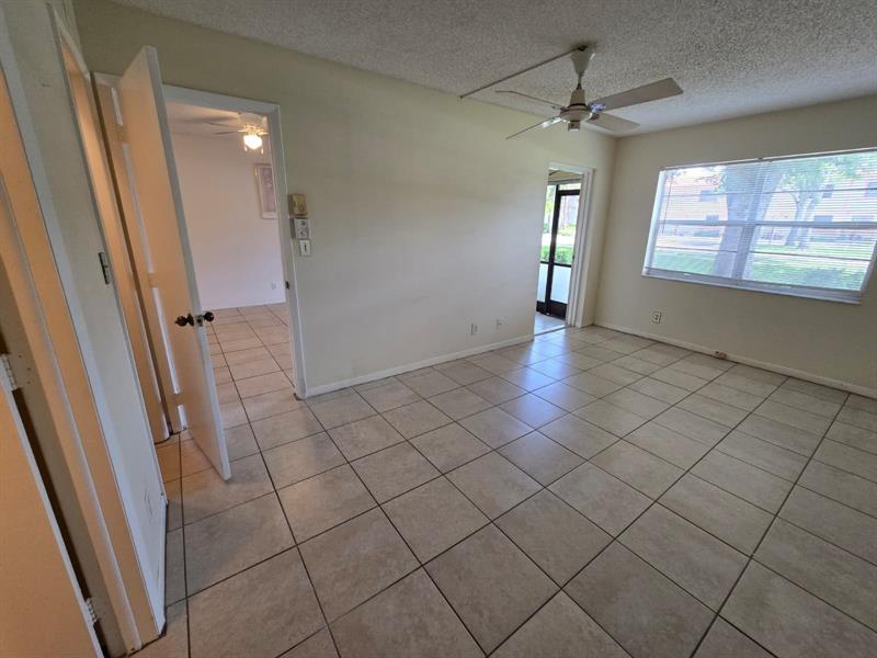 Image 18 of 36 For 4149 90th Ave  103